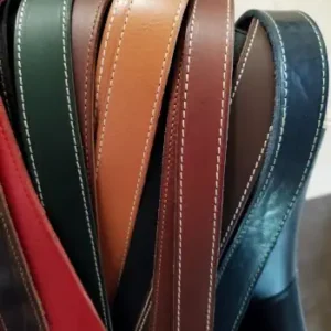 Ceinture en cuir, tannage végétal, pour homme ou femme. Fabriqué en France par Magali Billy, maroquinerie artisanale, pièce unique. Pratique et durable.