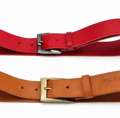 Ceintures artisanales en cuir, fabriquées en Vendée, France. Finition "brute". Différentes couleurs, toutes tailles. Des pièces durables, réalisées sur mesure.