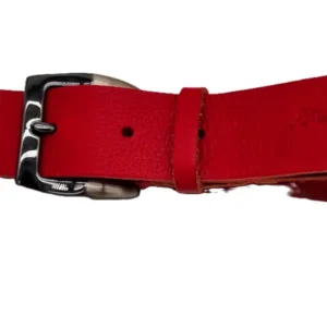 Ceinture brute en cuir rouge, largeur 35 mm, boucle canon de fusil. Fabriquée artisanalement en France, dans notre atelier en Vendée. Boucle.