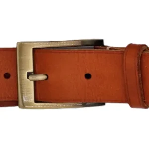 Ceinture brute en cuir camel, largeur 35 mm, boucle laiton satiné. Fabriquée artisanalement en France, dans notre atelier en Vendée. Boucle.