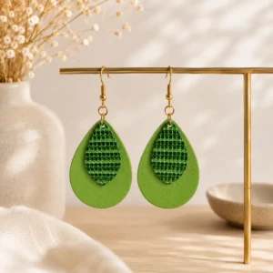 Boucles d'oreilles artisanales en cuir vert clair et vert brillant M-Billy