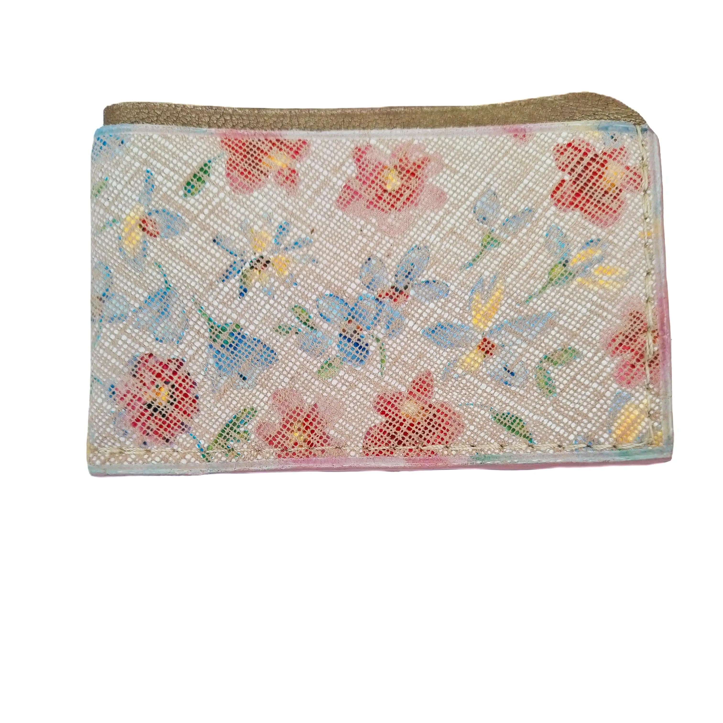 Porte-cartes fin artisanal en cuir rose à fleurs et taupe glacé avec poche extérieure.