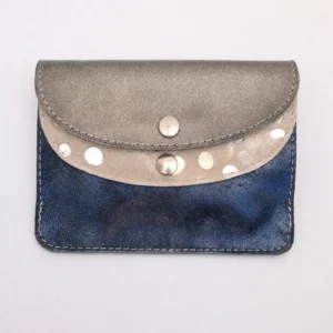 Portefeuille femme en cuir à rabats gris métallisé, beige poudré à confettis argentés et bleu métallisé - vue de face
